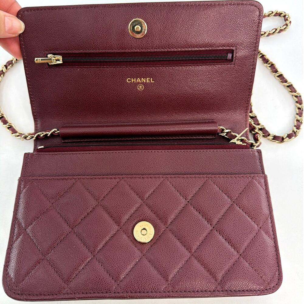 Chanel Burgundy Caviar Seasonal Wallet On Chain - Picture 4 of 14